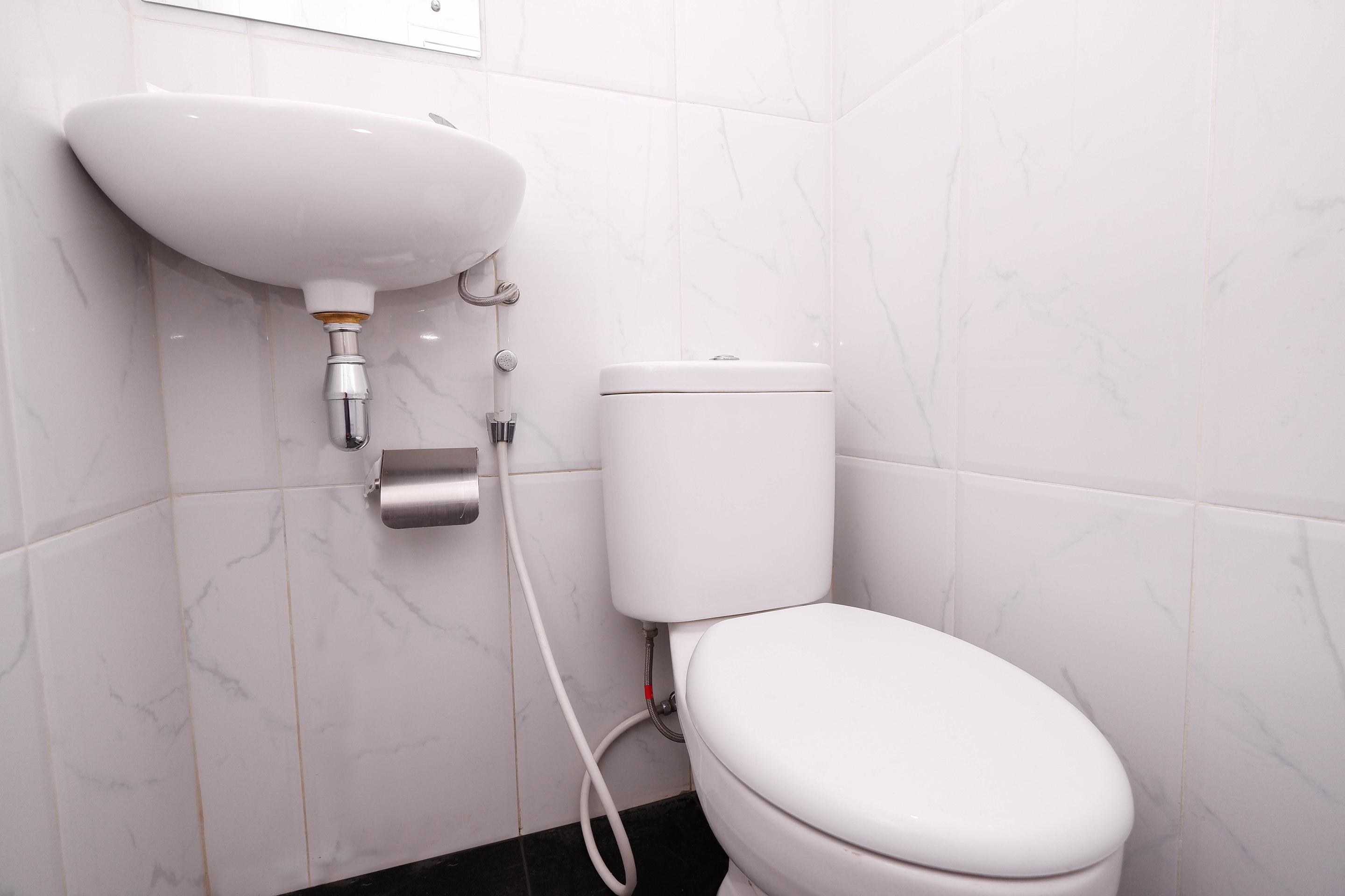 Super Oyo 1506 Shabrina 2 Syariah Hotell Solo Exteriör bild