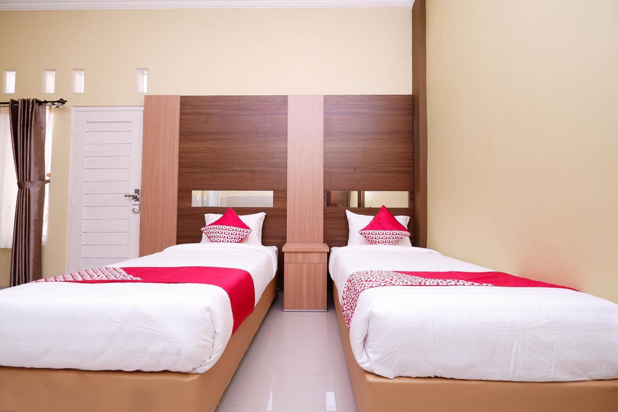 Super Oyo 1506 Shabrina 2 Syariah Hotell Solo Exteriör bild