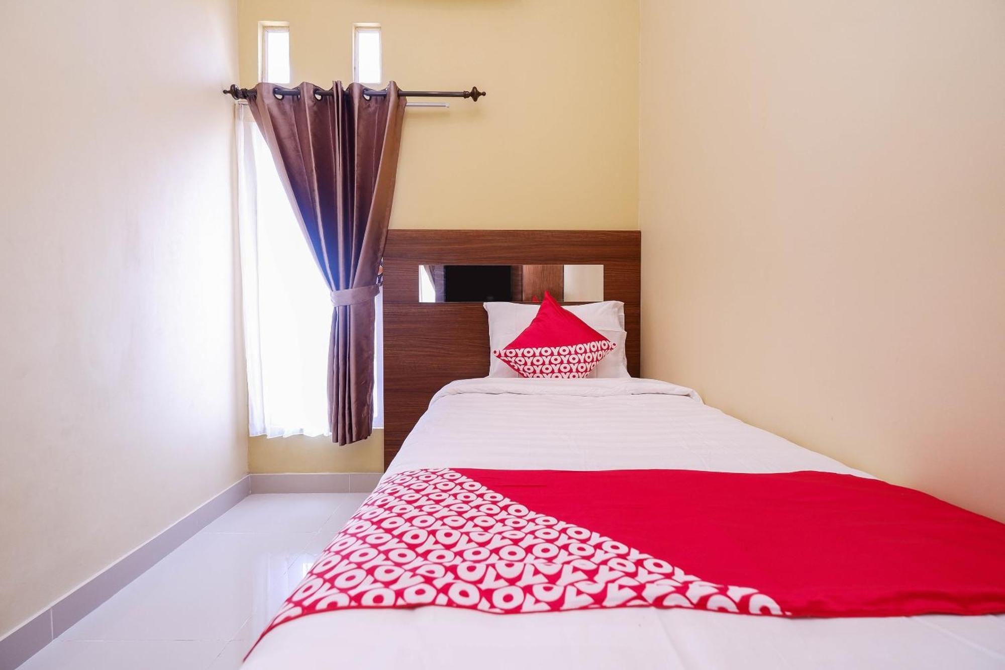 Super Oyo 1506 Shabrina 2 Syariah Hotell Solo Exteriör bild