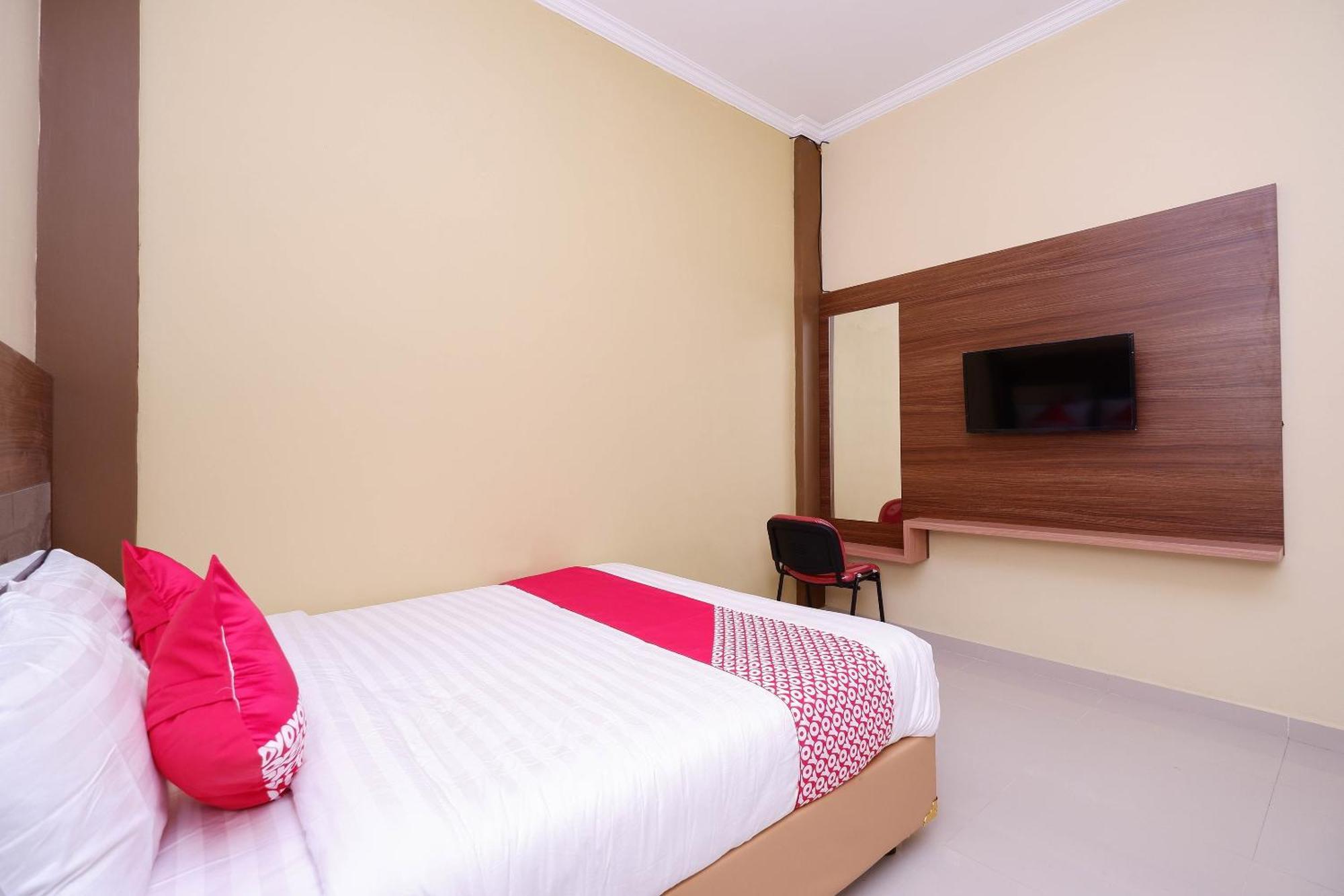 Super Oyo 1506 Shabrina 2 Syariah Hotell Solo Exteriör bild
