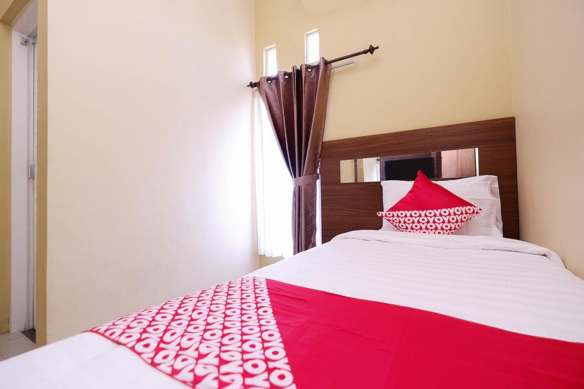 Super Oyo 1506 Shabrina 2 Syariah Hotell Solo Exteriör bild